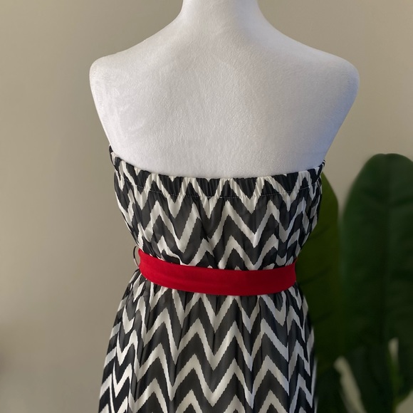 YETTS maxi dress with black & white chevron - Picture 3 of 7